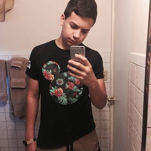 Meet your Posher, Christopher